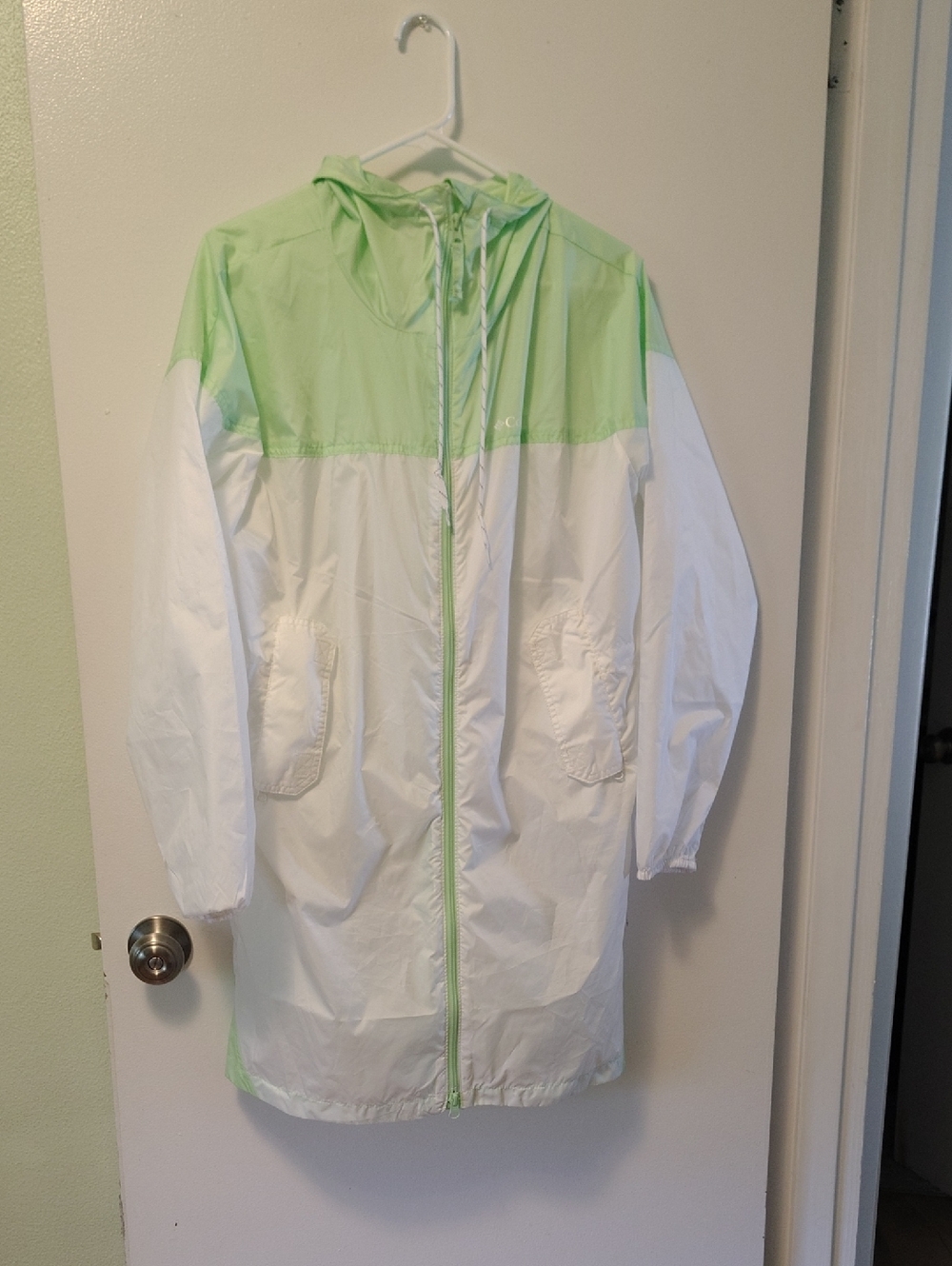 Columbia Women's Windbreaker Jacket Medium Nwot